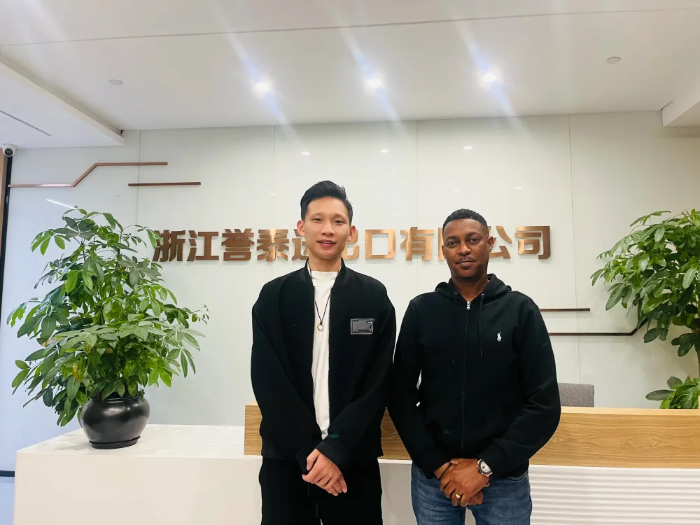 Yutai team with customers — photo 2